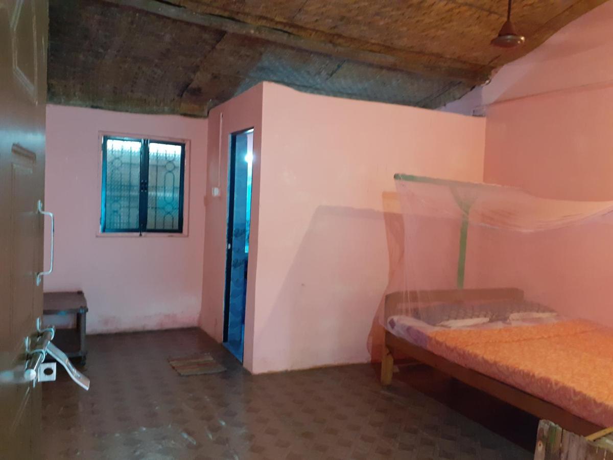 Laughing Buddha Hostel Арамбол Екстериор снимка