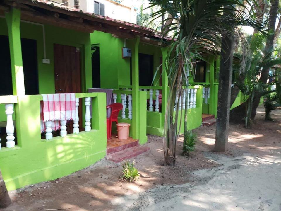 Laughing Buddha Hostel Арамбол Екстериор снимка